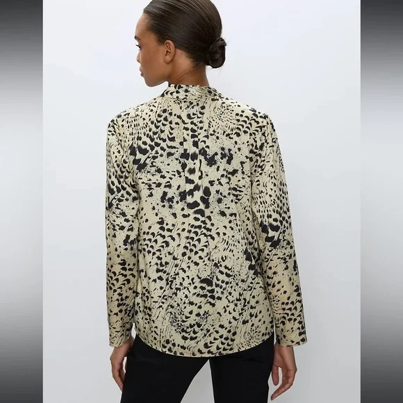 ❗️SOLD❗️Aritzia Babaton Green/Blue Power Long Sleeve Satin Feel Blouse Size L - Picture 3 of 9